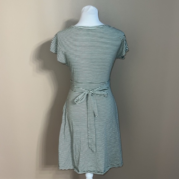Toad&Co Cue Wrap Cafe Dress Update - Picture 3 of 11